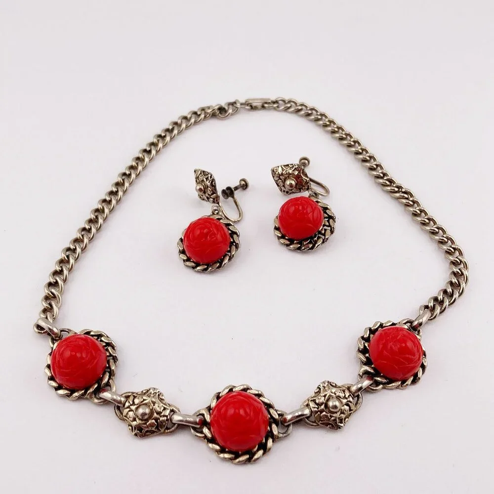 VINTAGE Red plastic rose and silver tone metal choker necklace & earring set - Picture 2 of 15